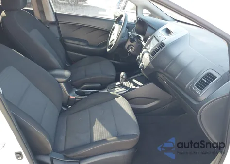 2015 Kia Forte Lx z USA, uszkodzony, nr VIN KNAFX4A65F5393647